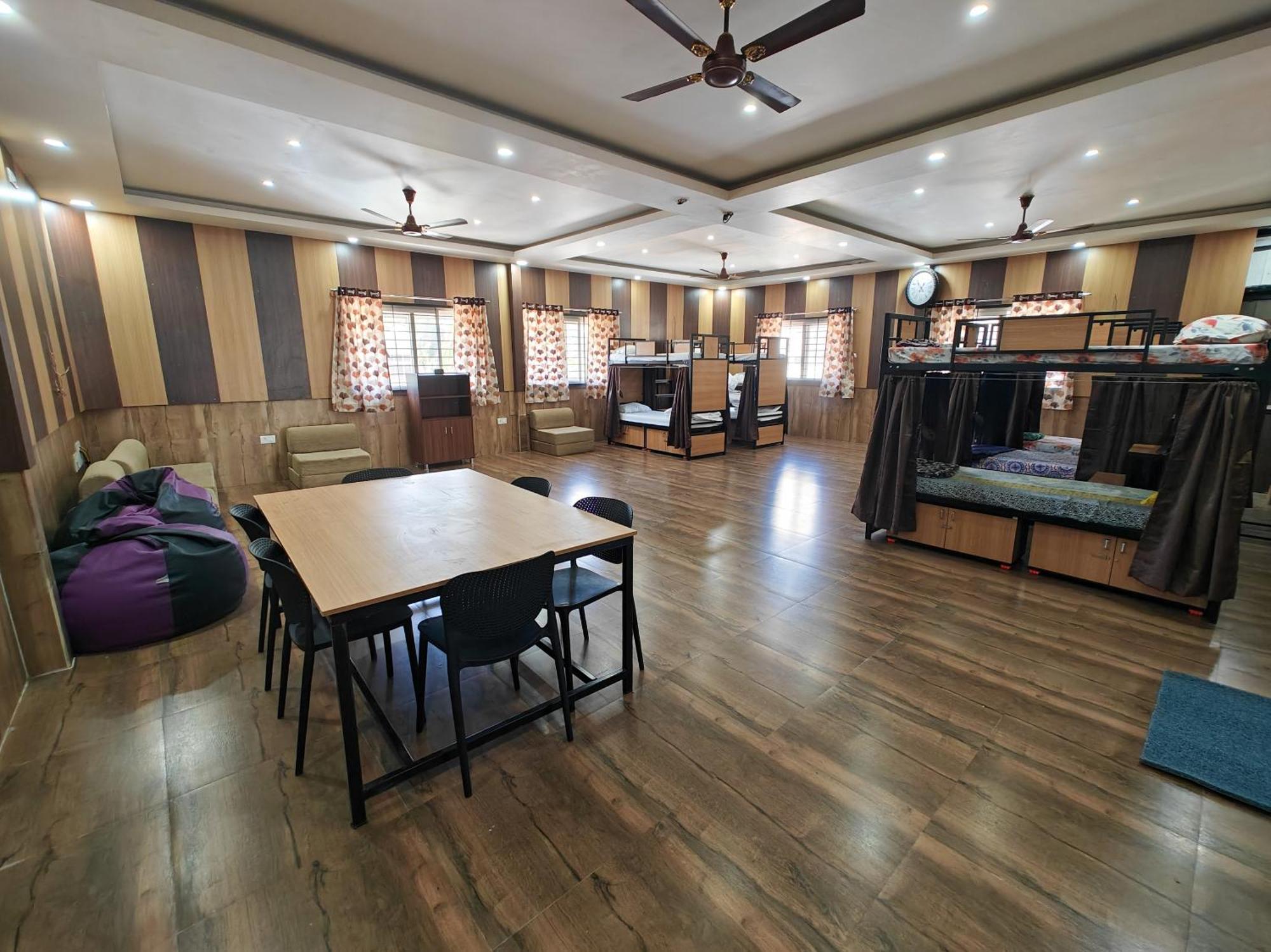 Sampada Homestay Bangalore Eksteriør bilde