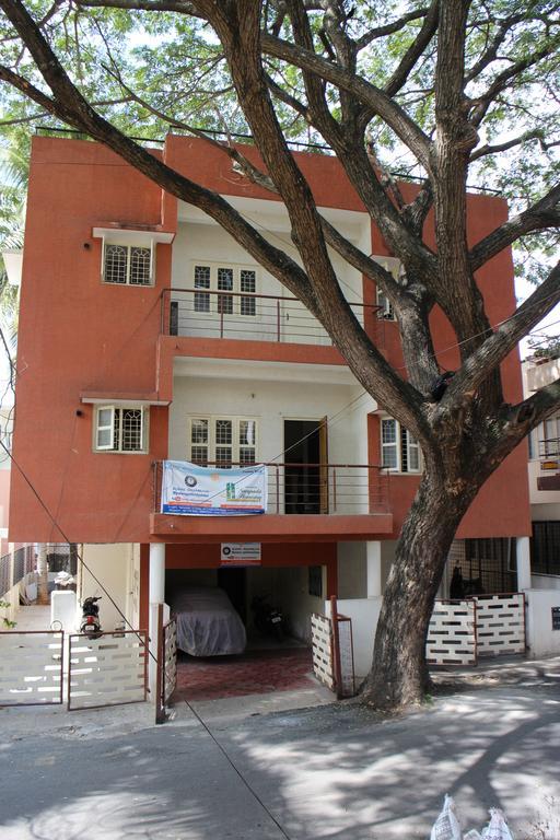 Sampada Homestay Bangalore Eksteriør bilde