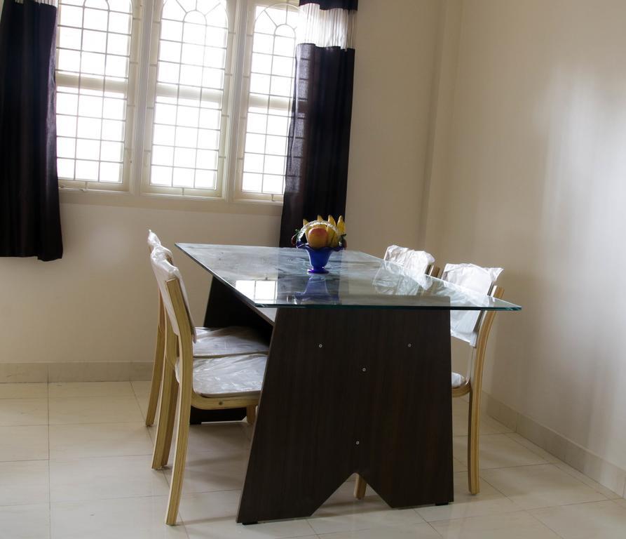 Sampada Homestay Bangalore Eksteriør bilde